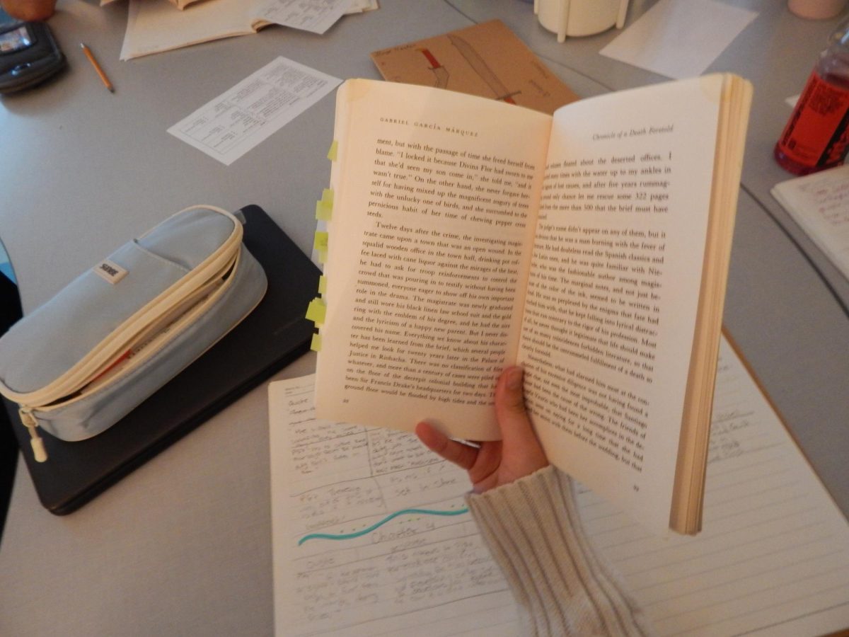 Student in English reading